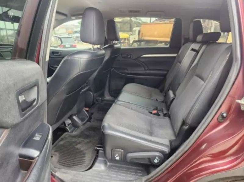 Toyota Highlander   - 2015