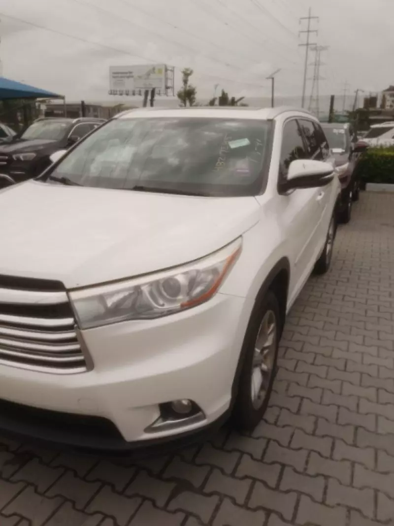 Toyota Highlander   - 2014