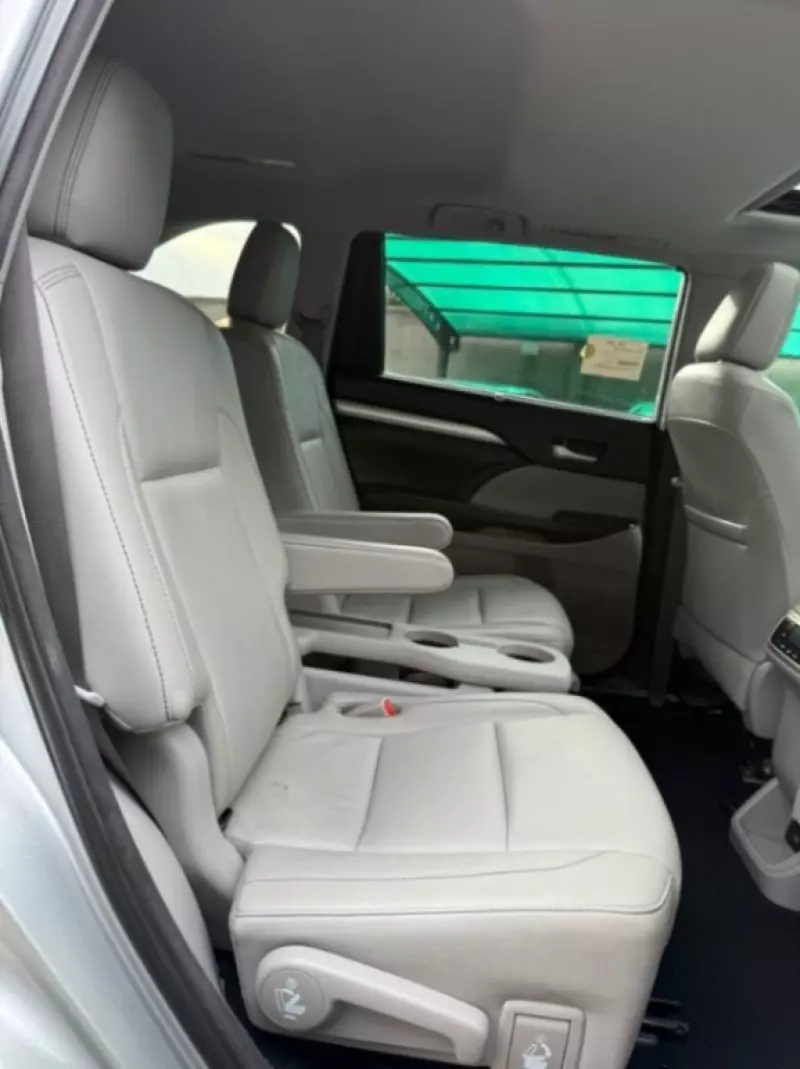 Toyota Highlander   - 2018