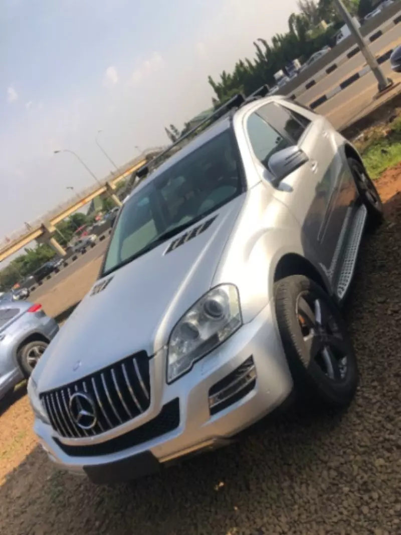 Mercedes-Benz ML 350 - 2011