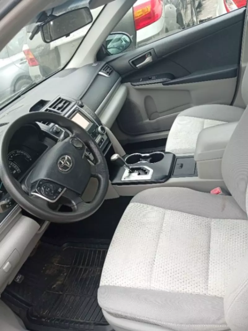 Toyota Camry - 2012