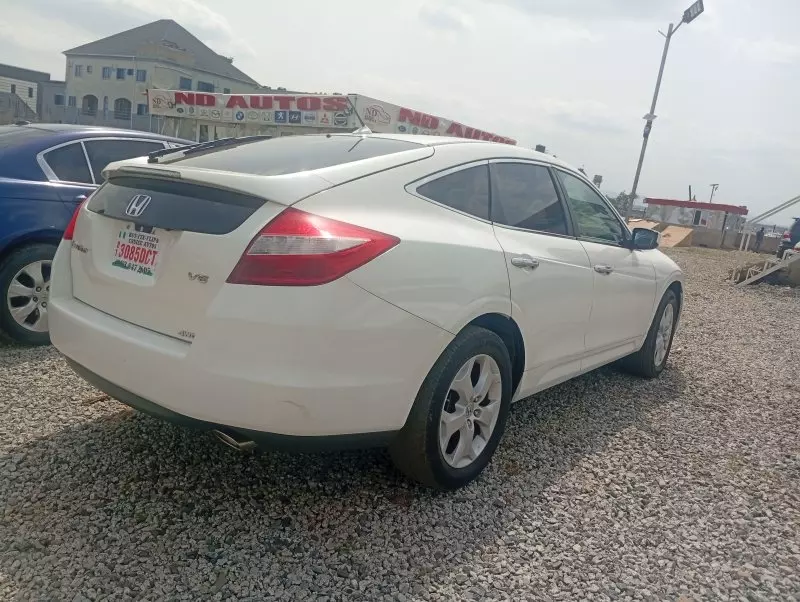 Honda Crosstour   - 2012