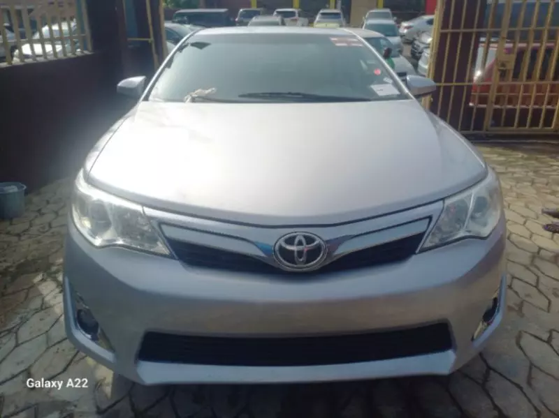 Toyota Camry   - 2014