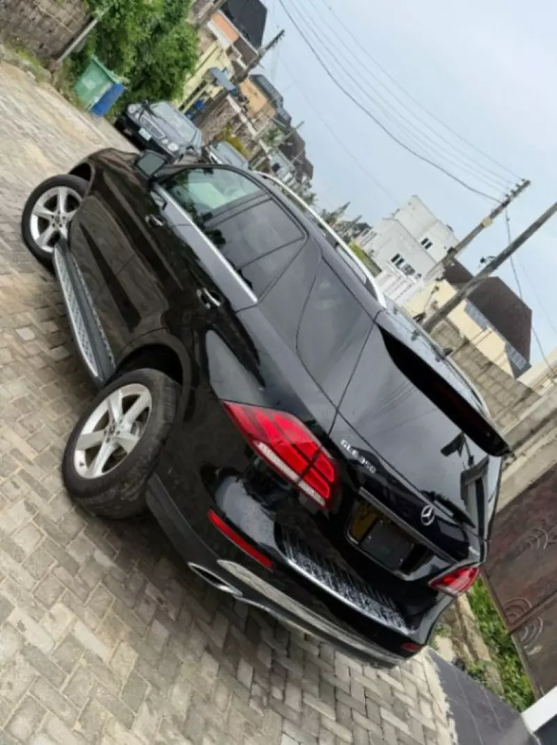 Mercedes-Benz GLE-Class   - 2017