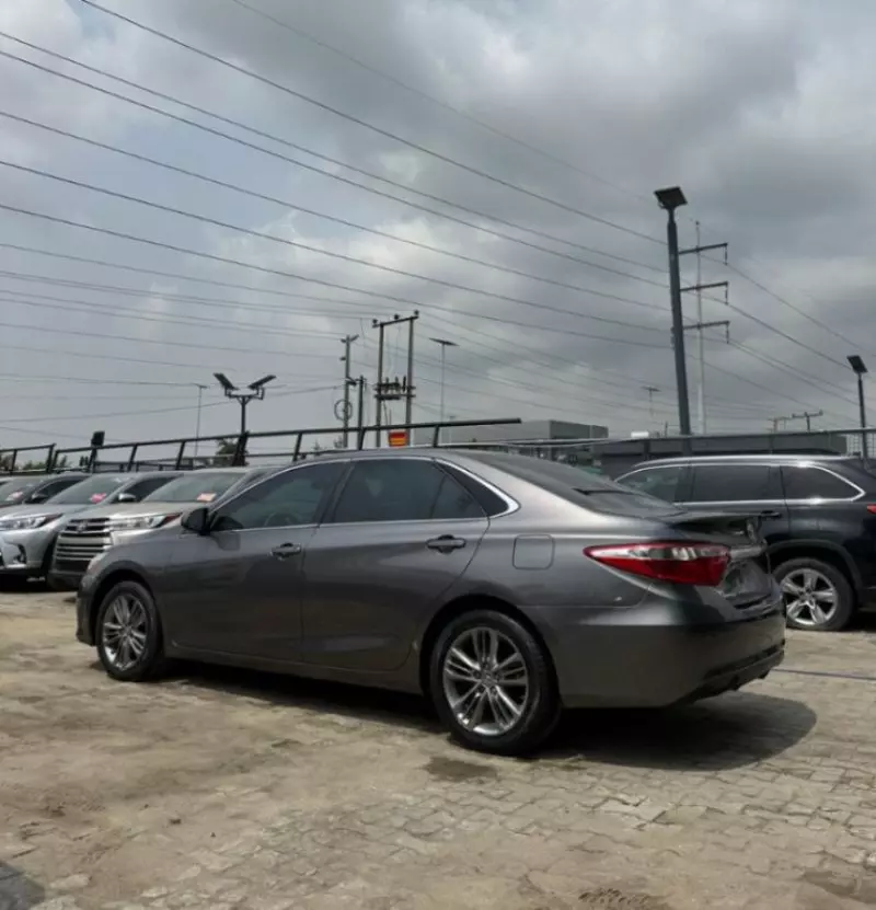 Toyota Camry   - 2015