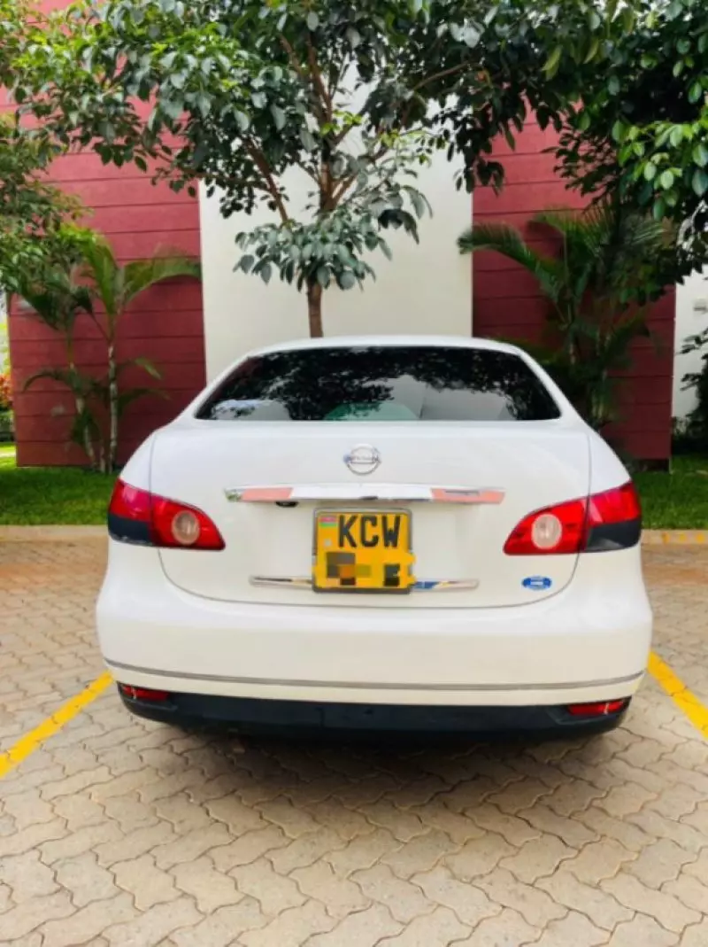 Nissan Bluebird   - 2012