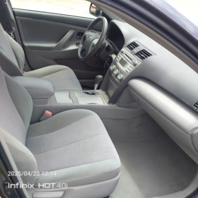 Toyota Camry   - 2011