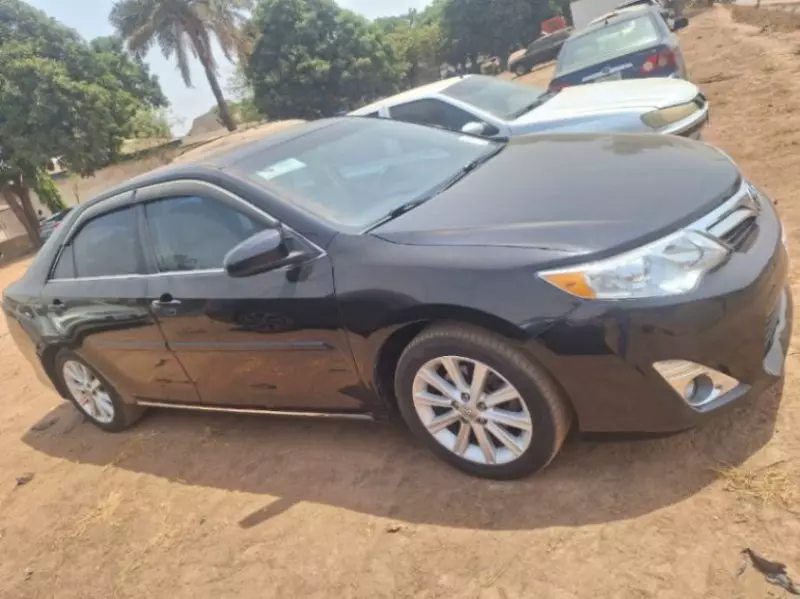 Toyota Camry   - 2014