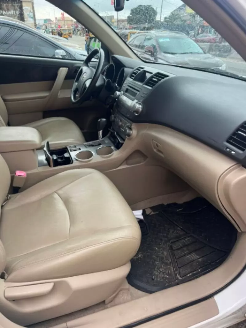 Toyota Highlander   - 2009