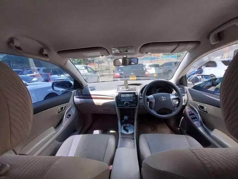 Toyota Premio    - 2009