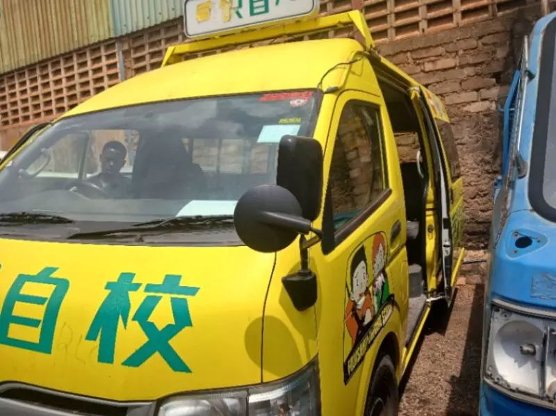 Toyota Hiace   - 2012