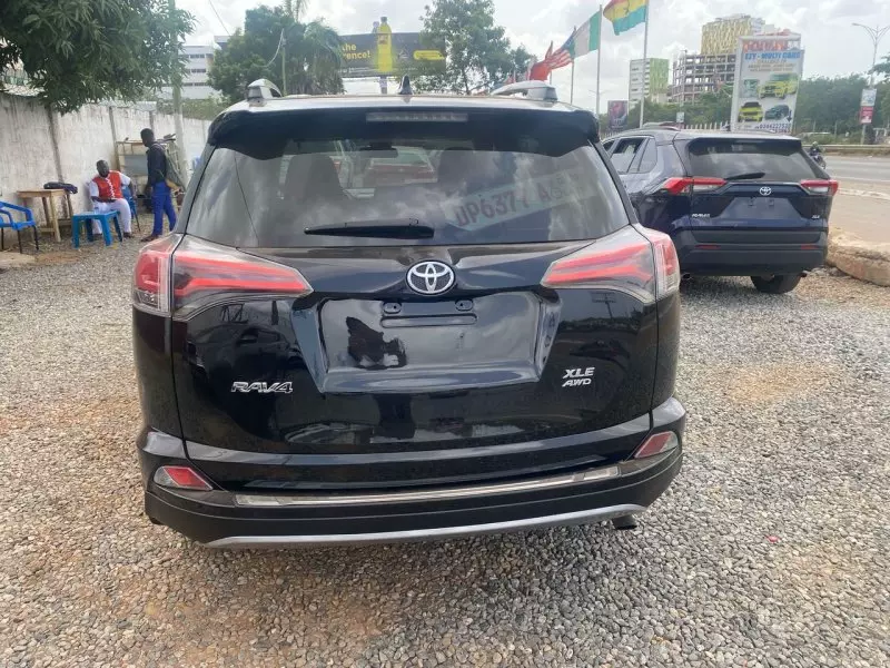 Toyota RAV 4   - 2018