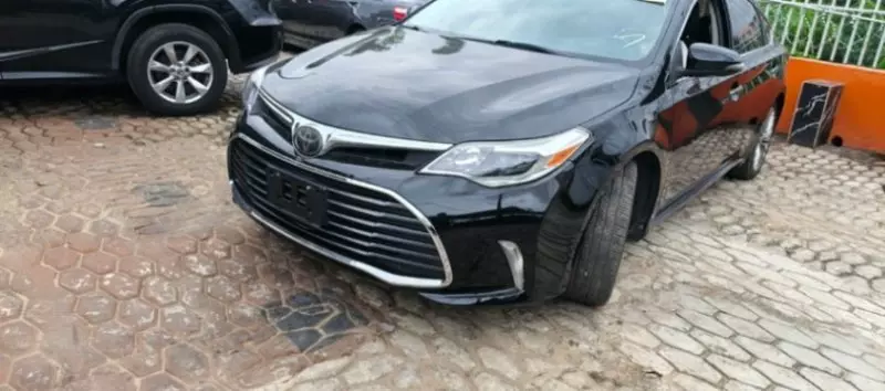 Toyota Avalon   - 2016