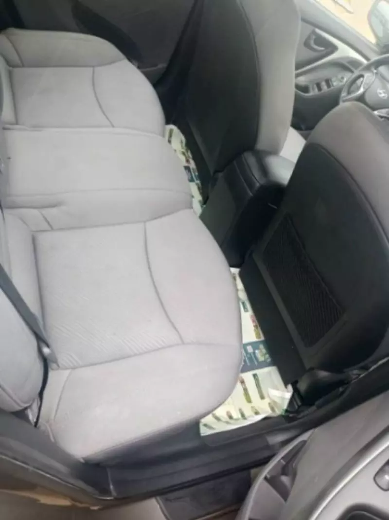Hyundai Elantra   - 2013