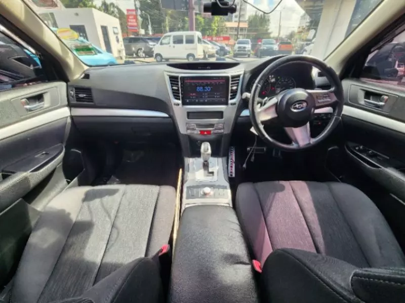 Subaru Legacy   - 2010