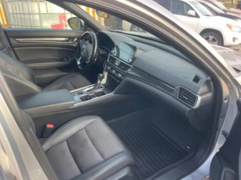 Honda Accord   - 2019