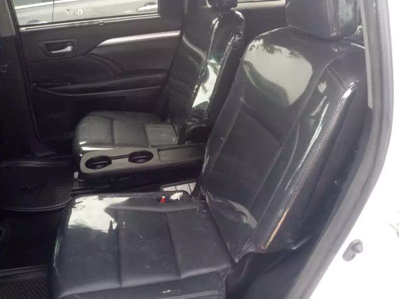 Toyota Highlander   - 2016