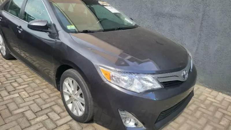 Toyota Camry - 2012