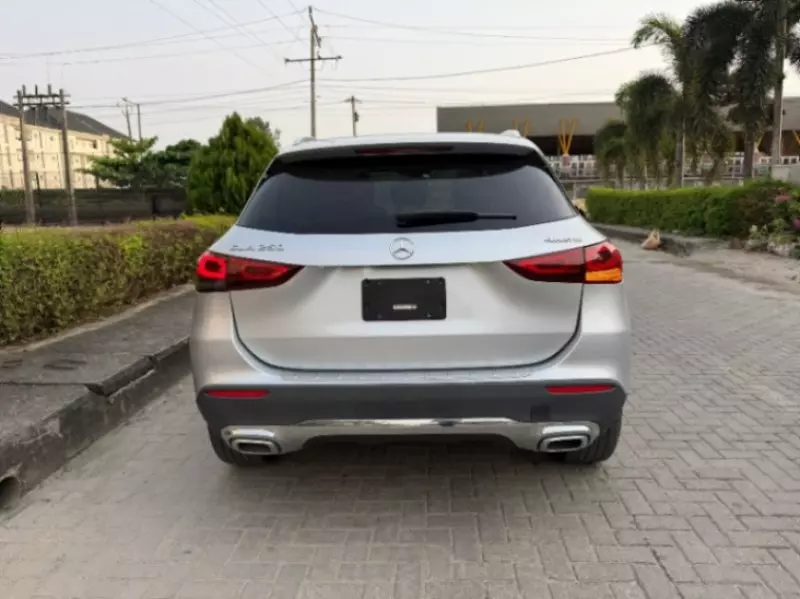 Mercedes-Benz GLA-Class   - 2021