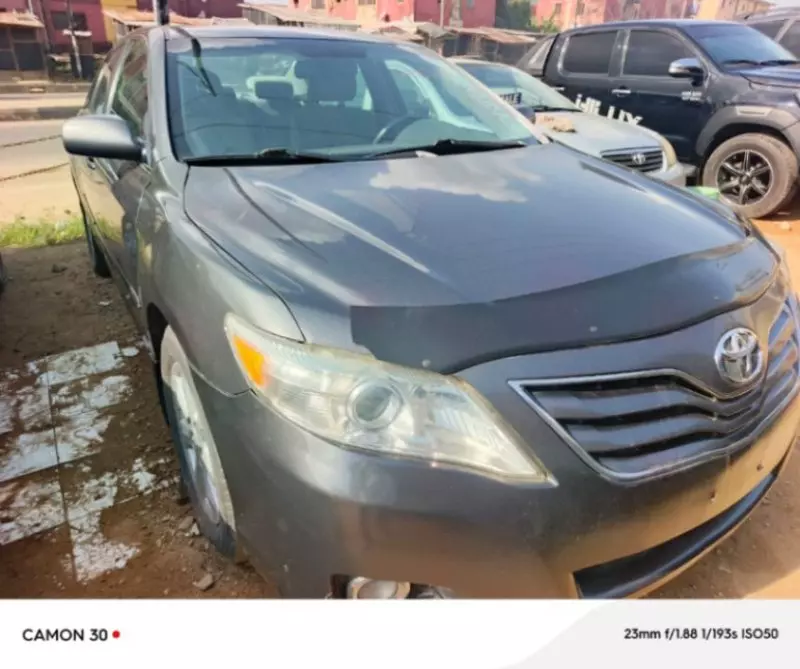 Toyota Camry   - 2010