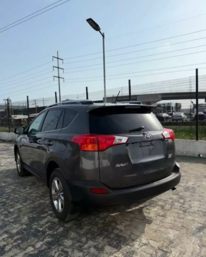 Toyota RAV4   - 2015