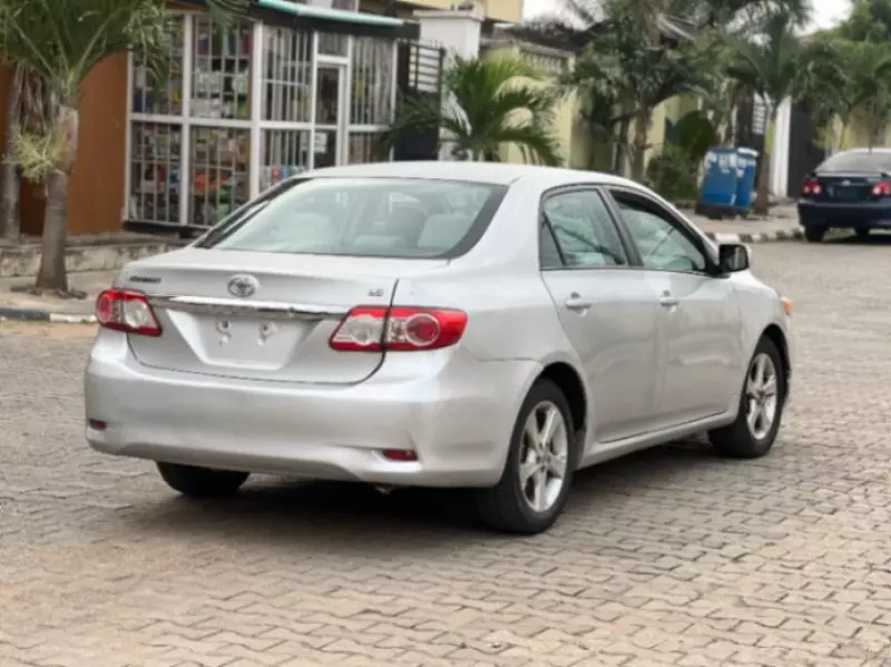 Toyota Corolla   - 2012