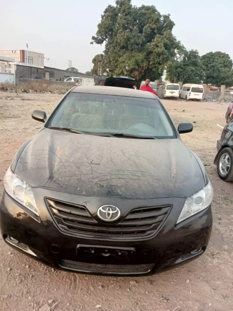 Toyota Camry   - 2009