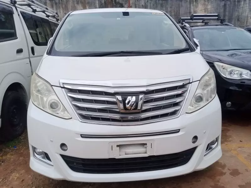 Toyota Alphard   - 2011