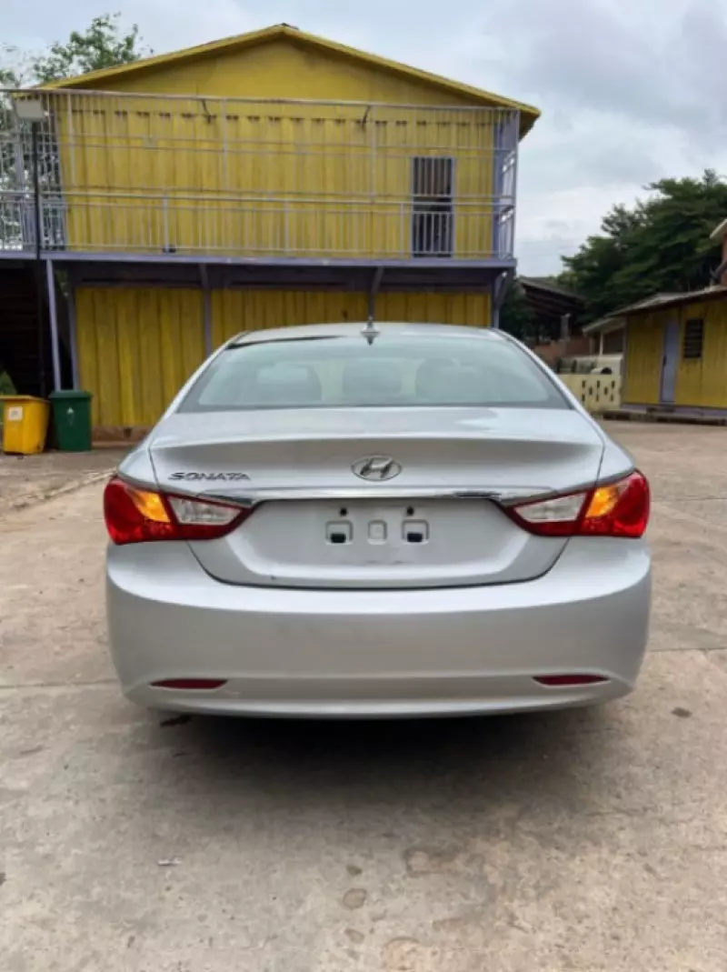 Hyundai SONATA 2,0L BVA GL   - 2011