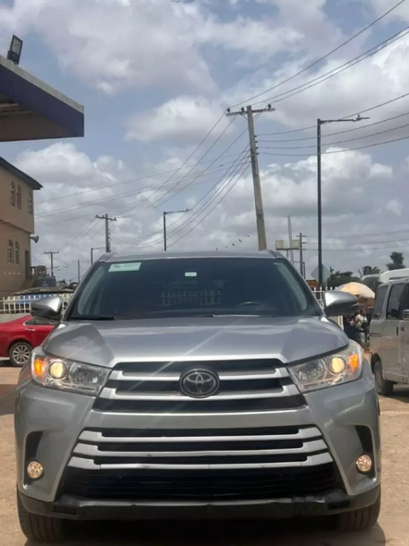 Toyota Highlander   - 2018