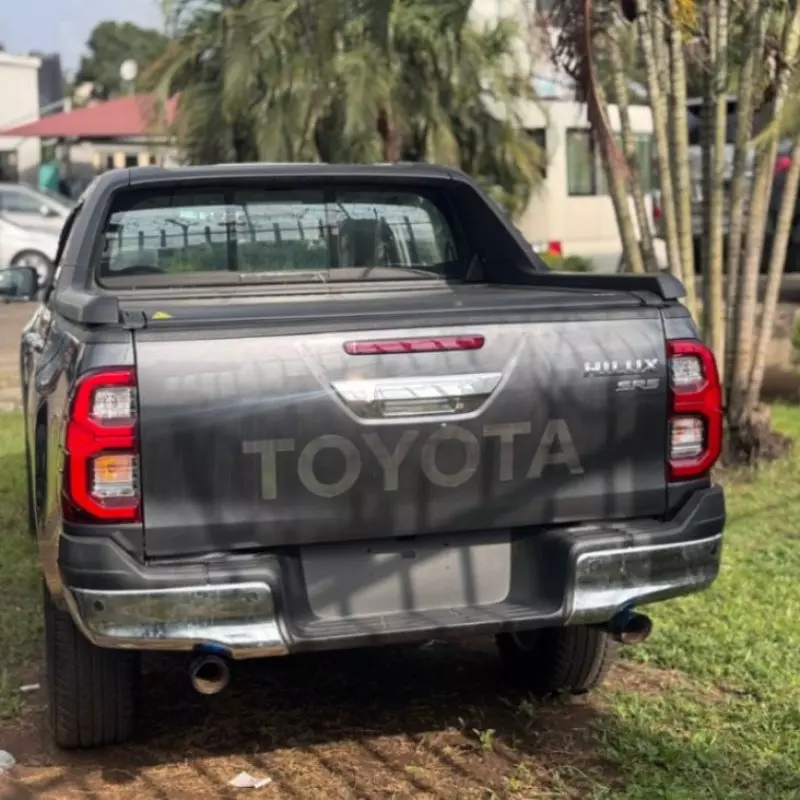 Toyota Hilux   - 2025