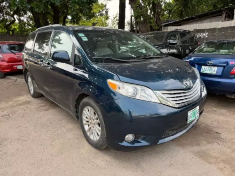 Toyota Sienna
