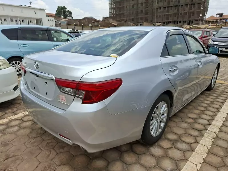 Toyota Mark X - 2012