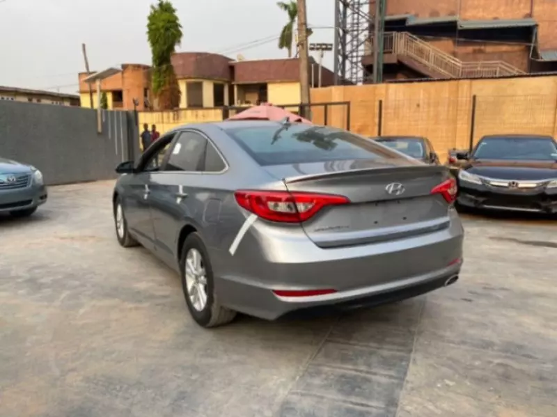 Hyundai Sonata   - 2015