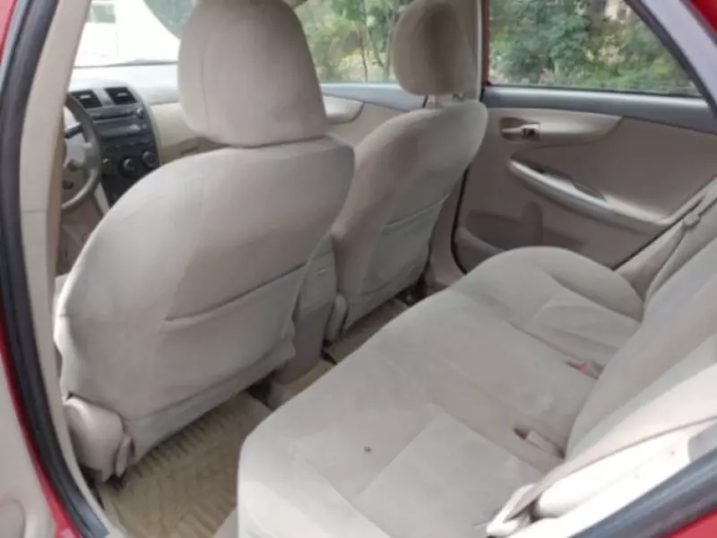 Toyota corolla   - 2010