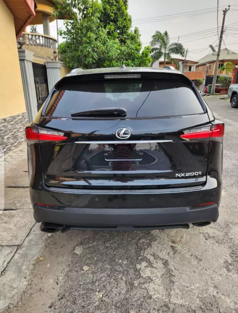 Lexus NX 200T   - 2017