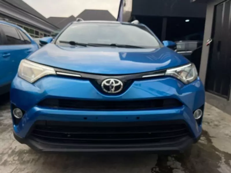 Toyota RAV 4   - 2016