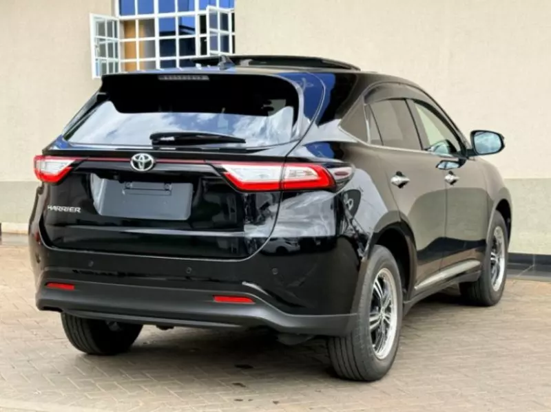 Toyota Harrier   - 2019