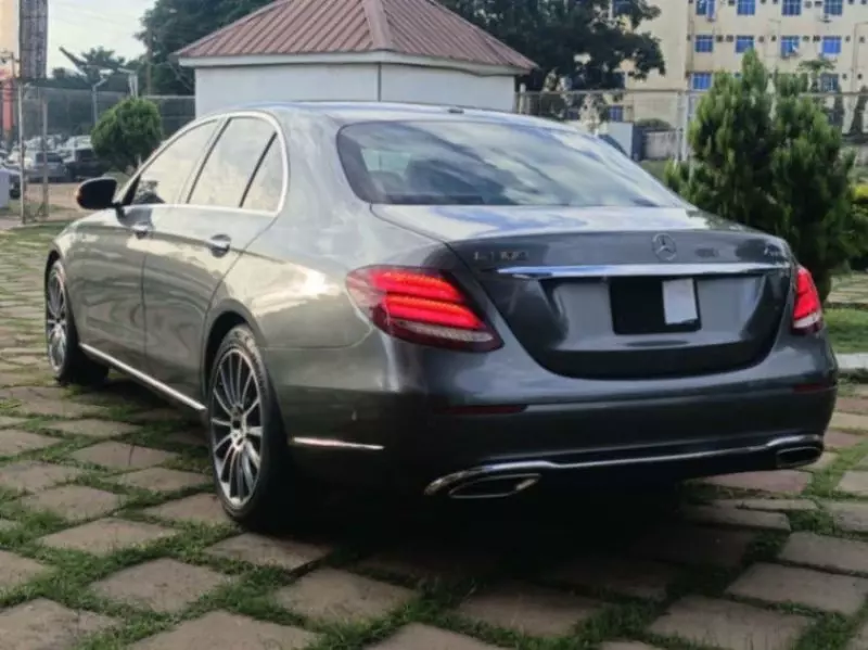 Mercedes-Benz E 300   - 2017