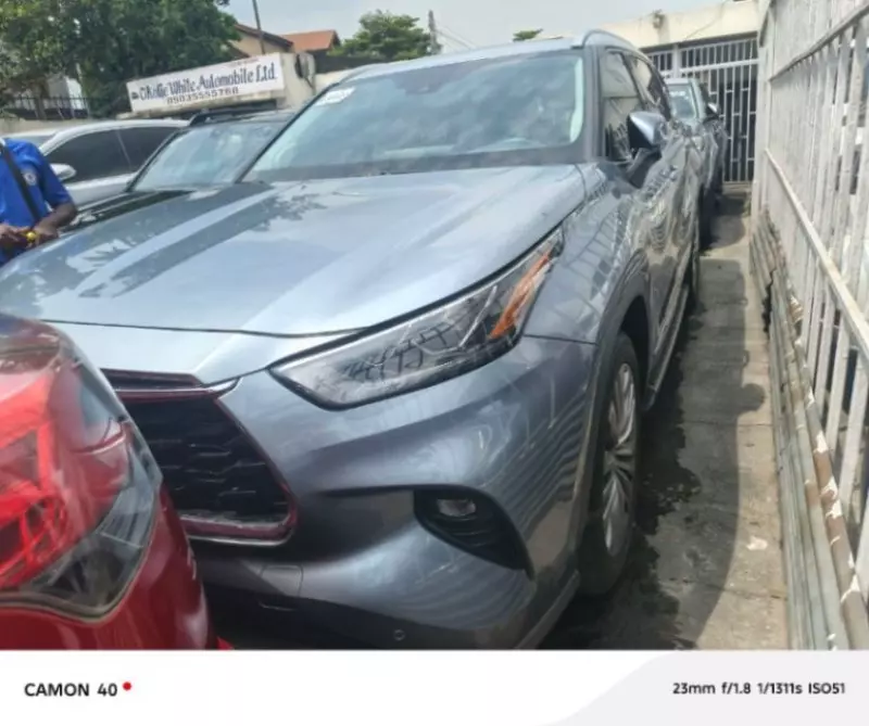 Toyota Highlander   - 2021