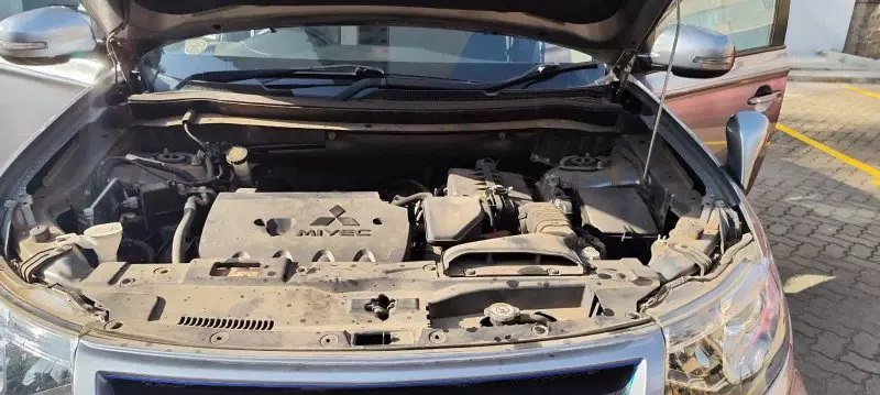 Mitsubishi OUTLANDER   - 2015