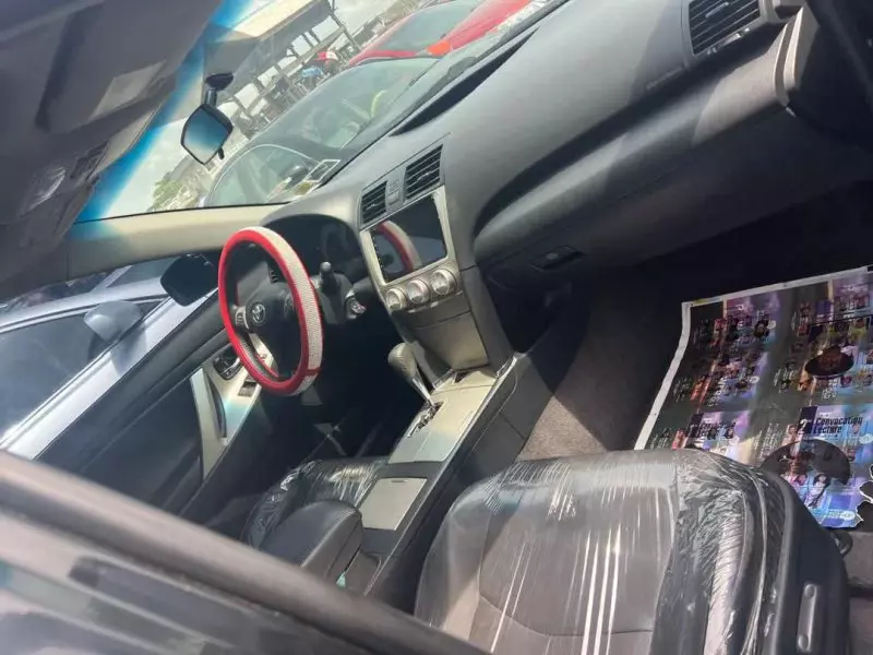 Toyota Camry   - 2011