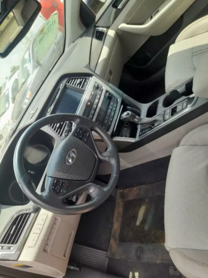 Hyundai Sonata   - 2015