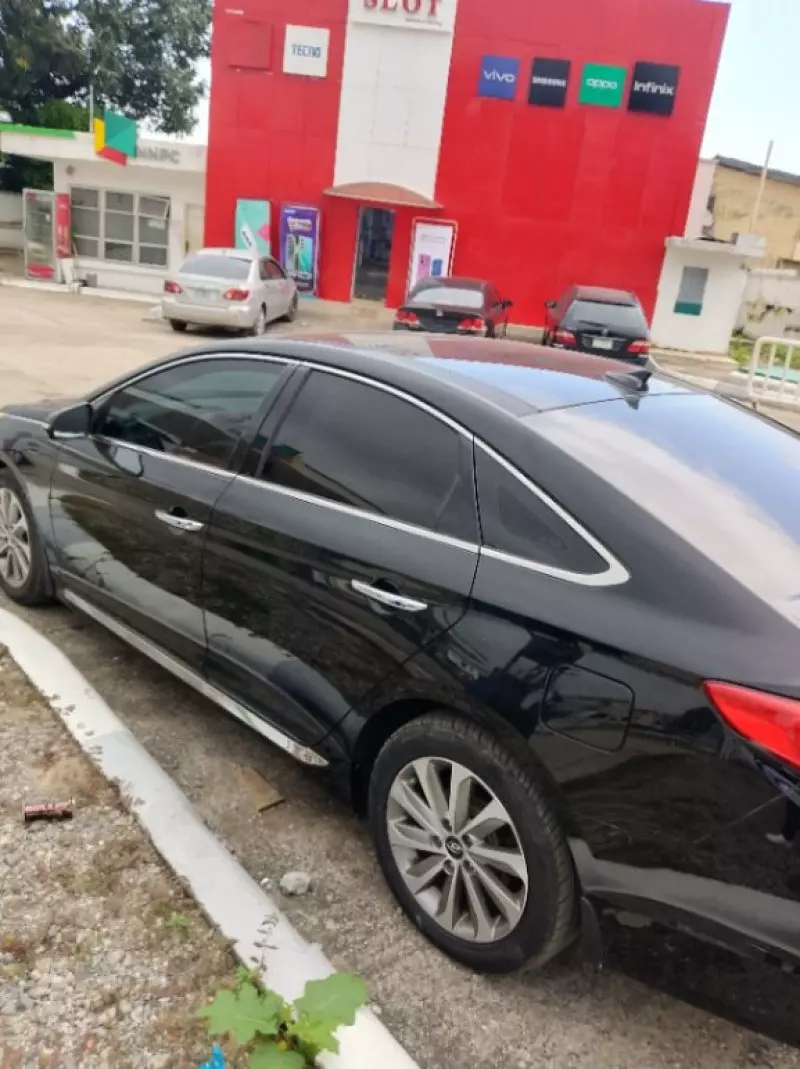 Hyundai Sonata   - 2015