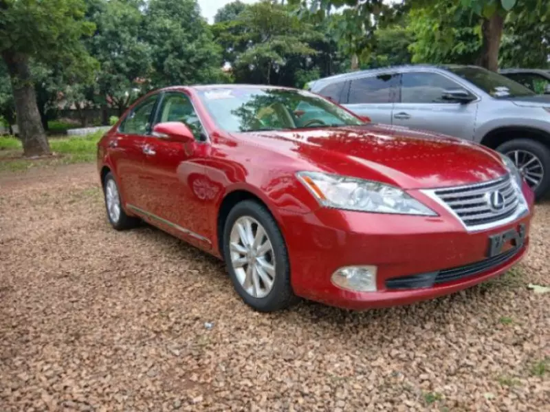 Lexus ES 350   - 2011