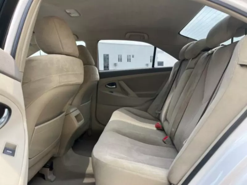 Toyota camry   - 2011