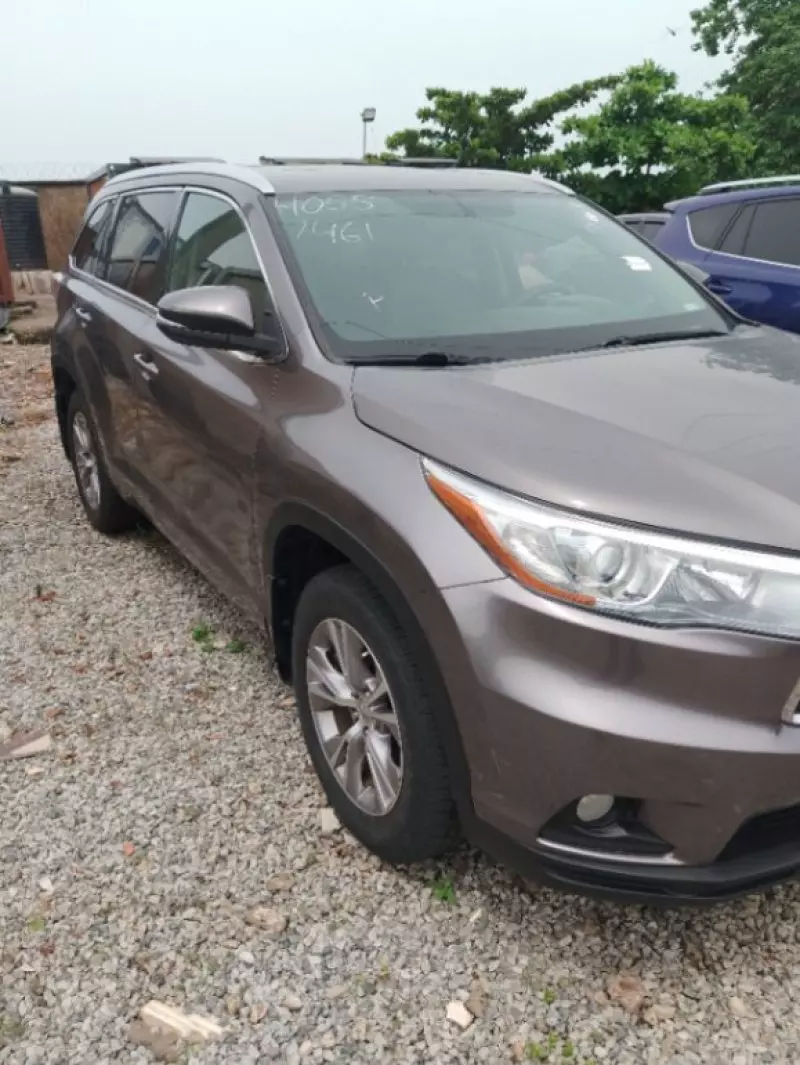 Toyota Highlander   - 2015