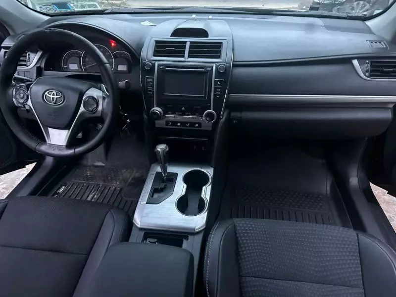 Toyota Camry   - 2013