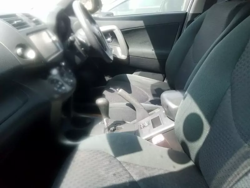 Toyota Vanguard    - 2012