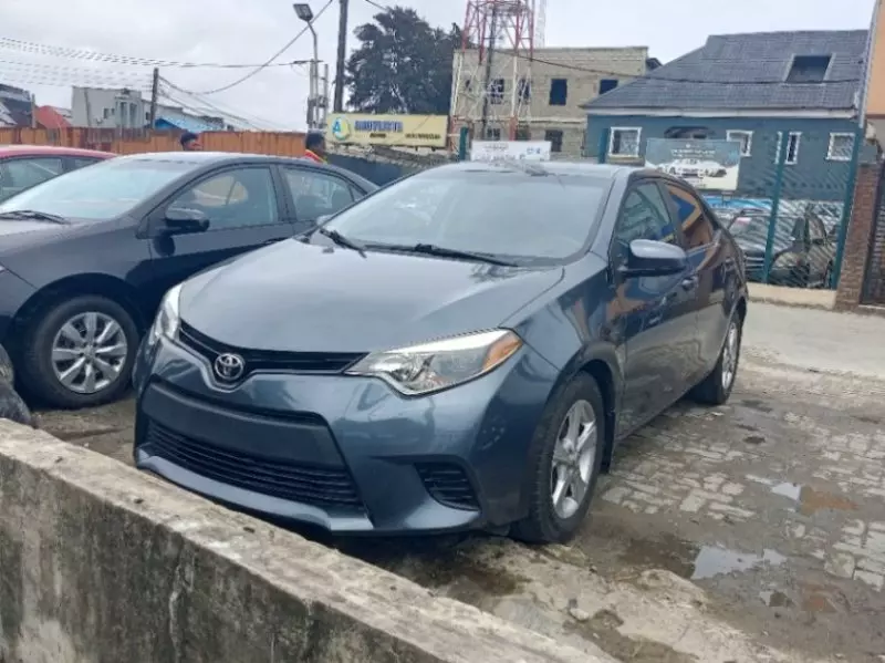 Toyota Corolla   - 2016